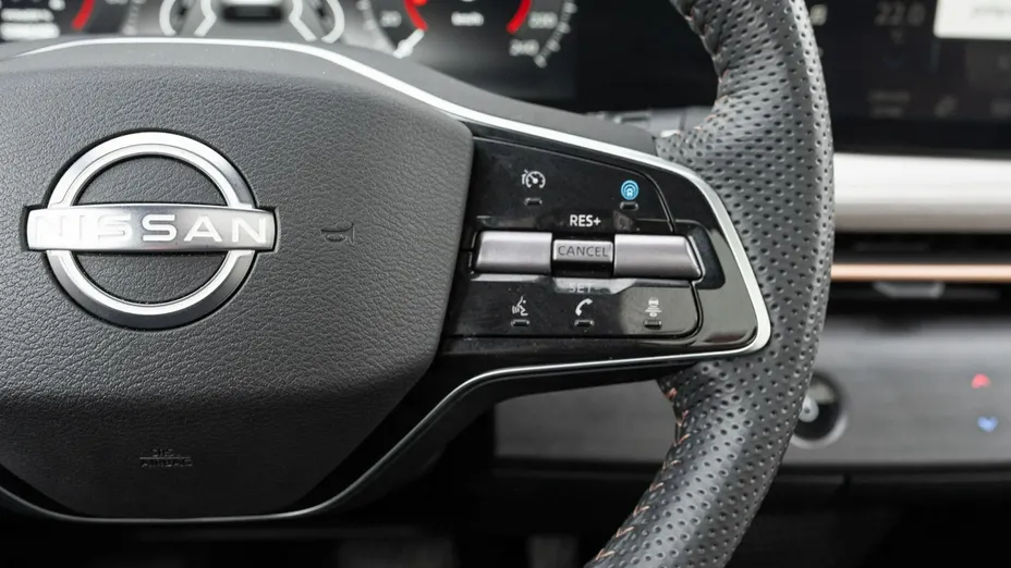 NISSAN Ariya -
