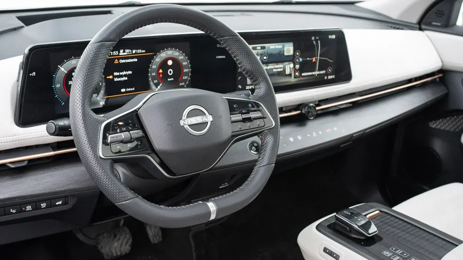 NISSAN Ariya -