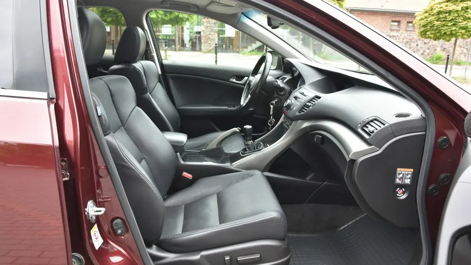 HONDA Accord -