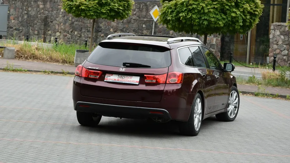 HONDA Accord -