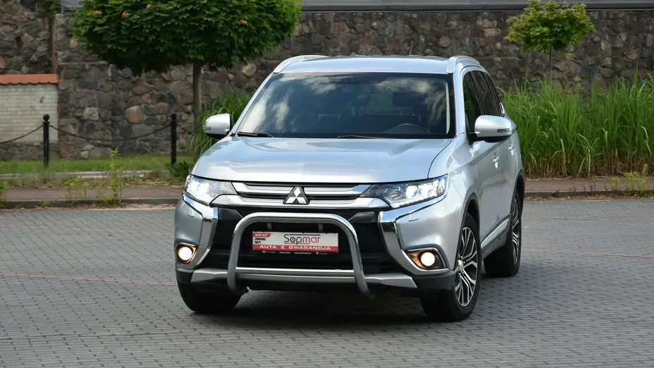 MITSUBISHI Outlander -