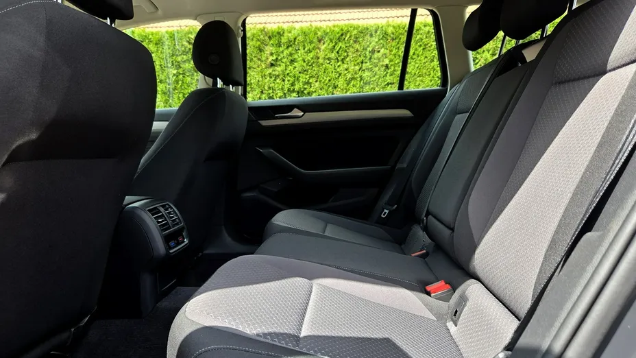 VOLKSWAGEN Passat -