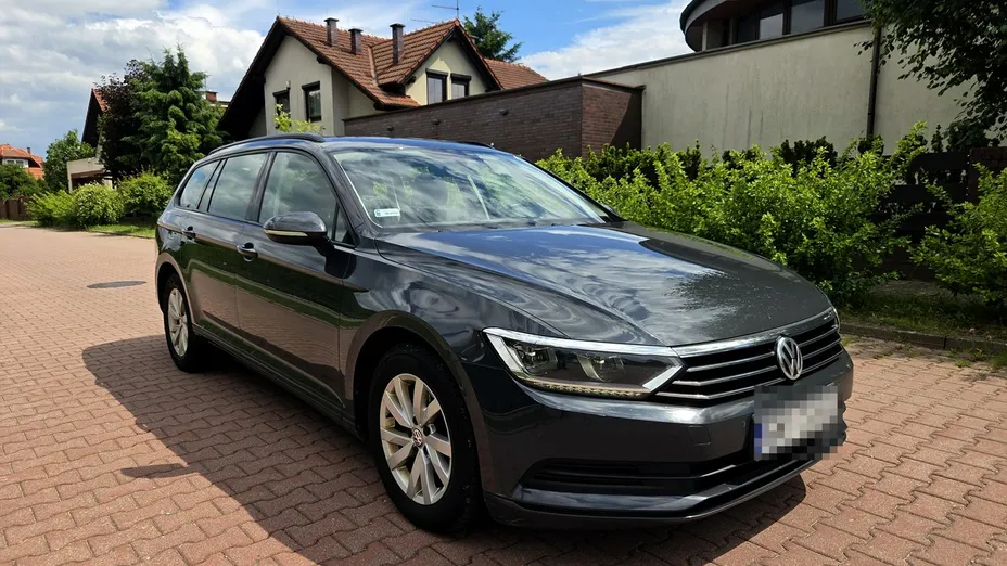 VOLKSWAGEN Passat -