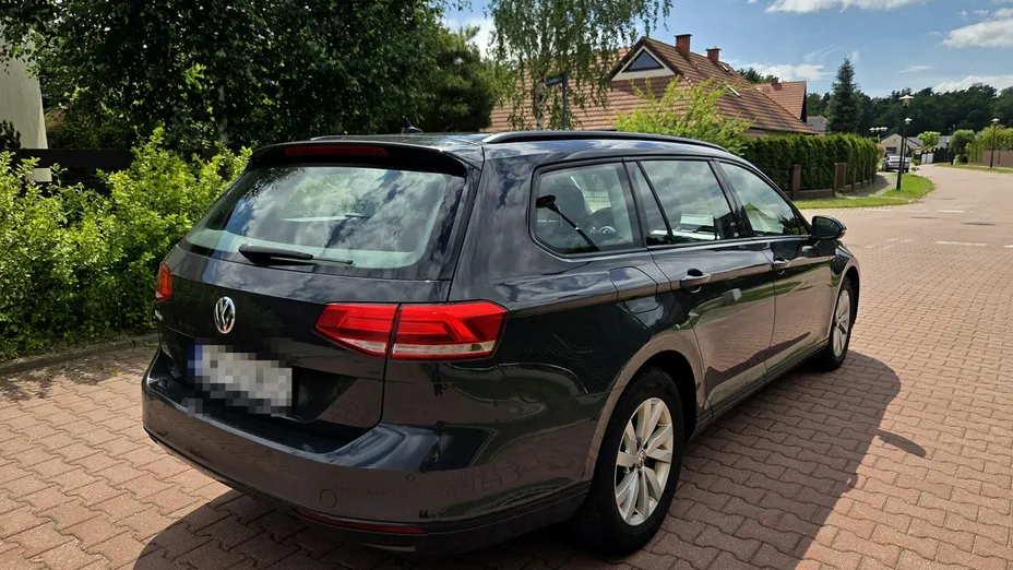 VOLKSWAGEN Passat -