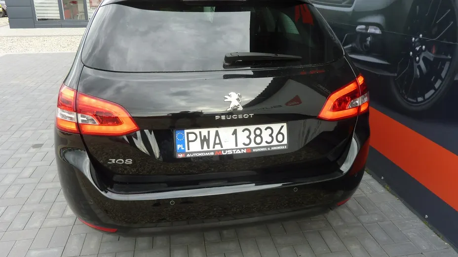 PEUGEOT 308 -