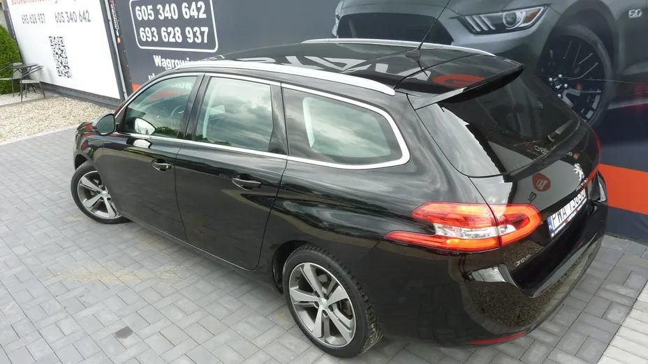 PEUGEOT 308 -