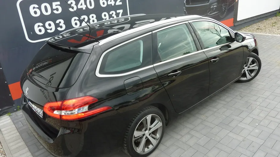 PEUGEOT 308 -