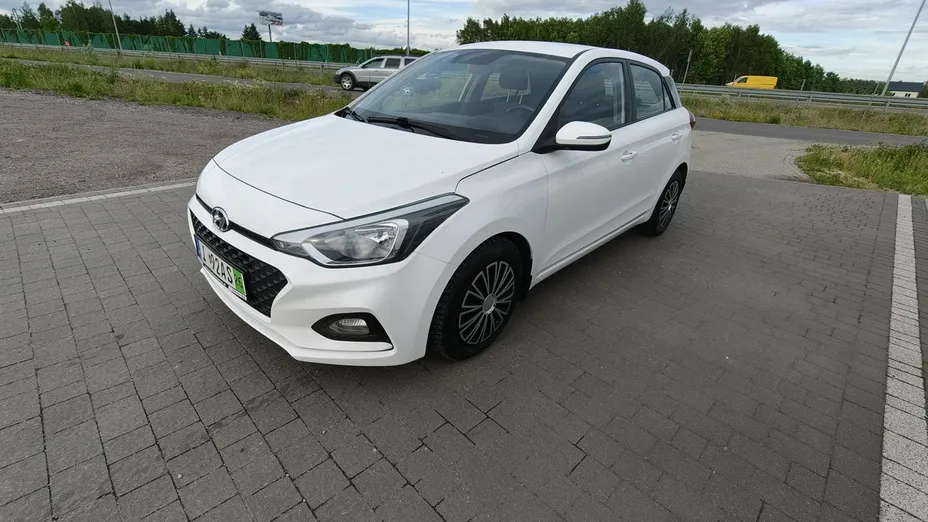 HYUNDAI i20 -