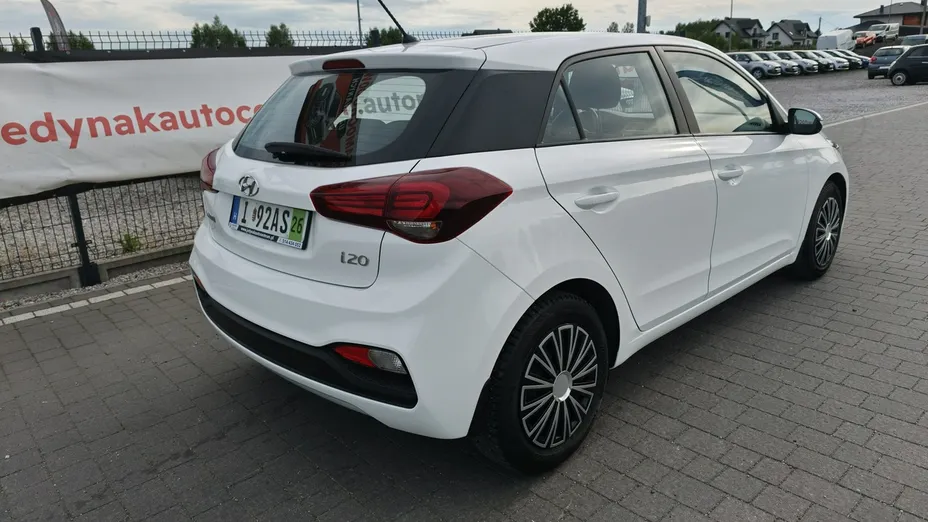 HYUNDAI i20 -