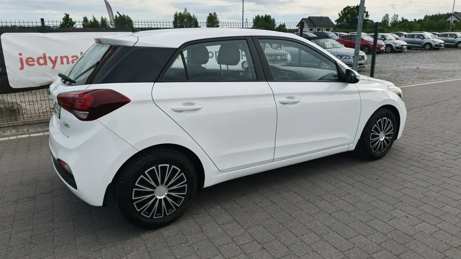 HYUNDAI i20 -