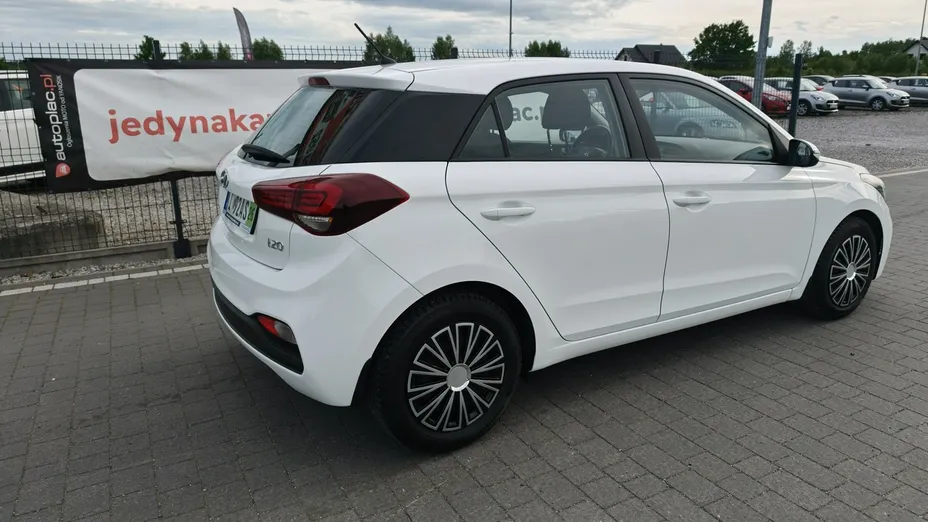 HYUNDAI i20 -
