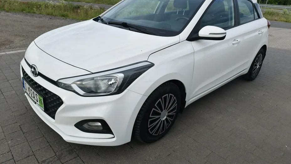 HYUNDAI i20 -