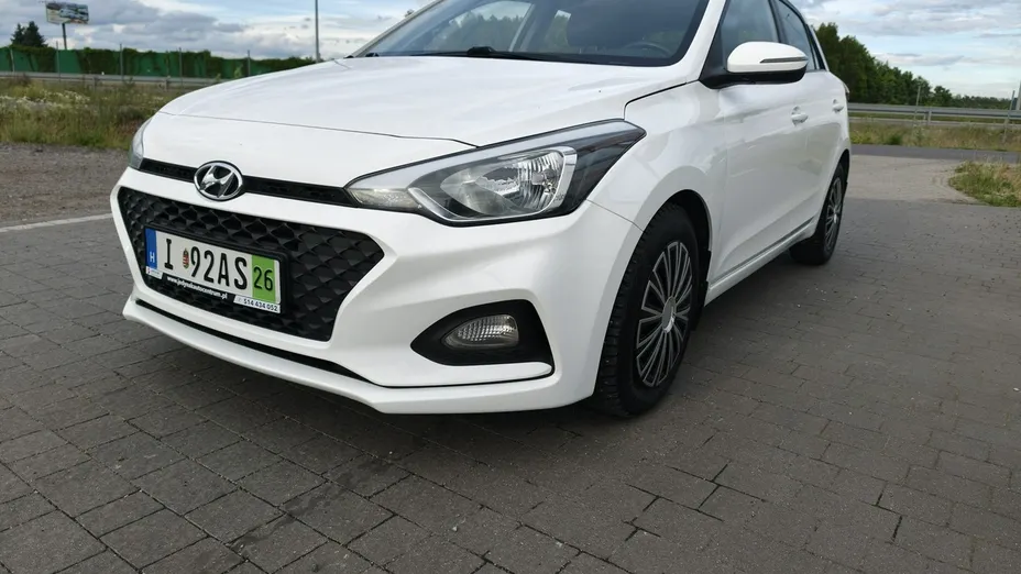 HYUNDAI i20 -