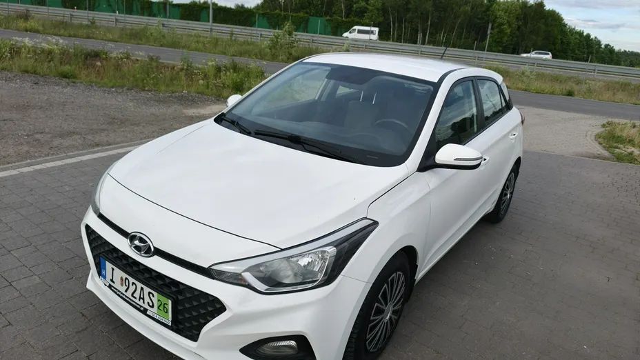 HYUNDAI i20 -