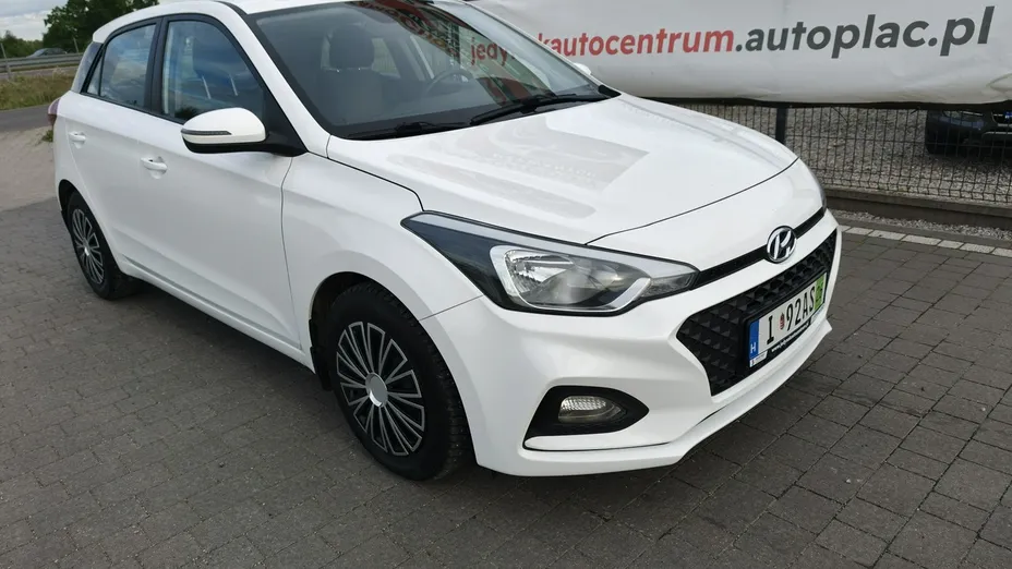 HYUNDAI i20 -