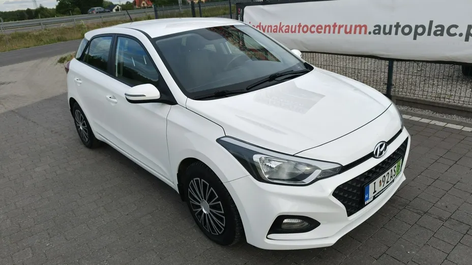 HYUNDAI i20 -