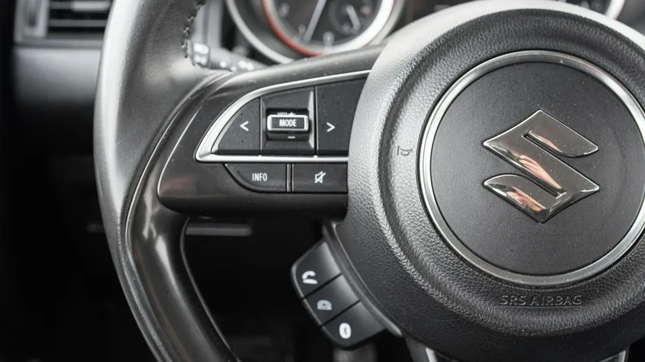 SUZUKI Swift -