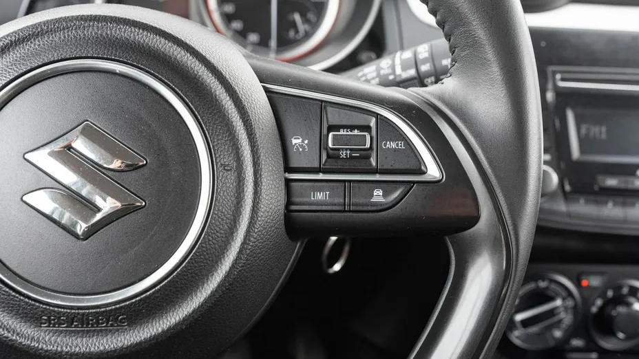SUZUKI Swift -