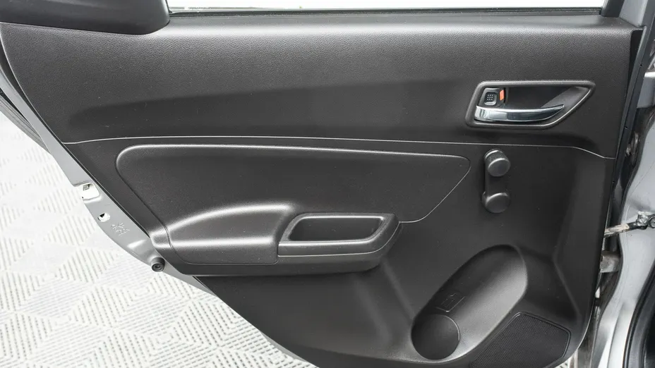 SUZUKI Swift -