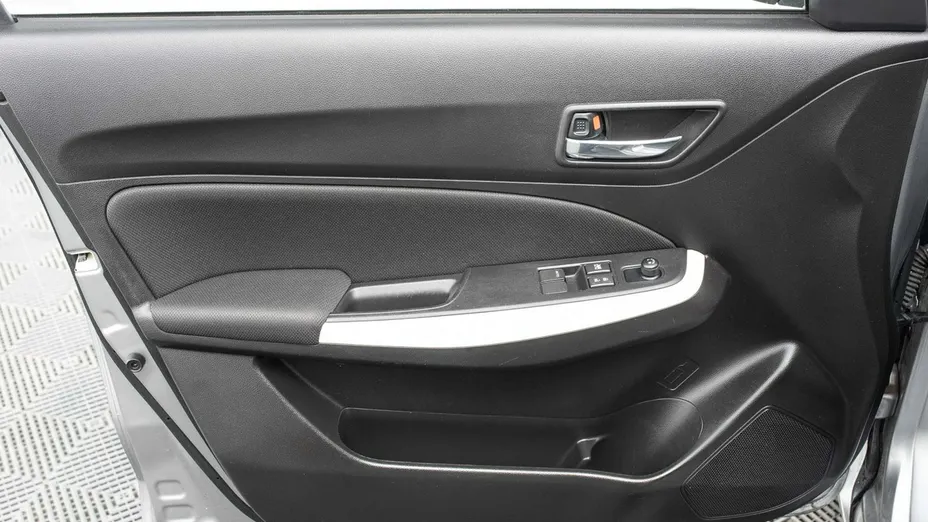 SUZUKI Swift -