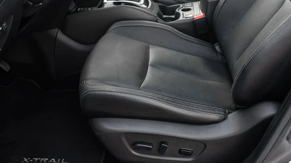 NISSAN X-Trail -