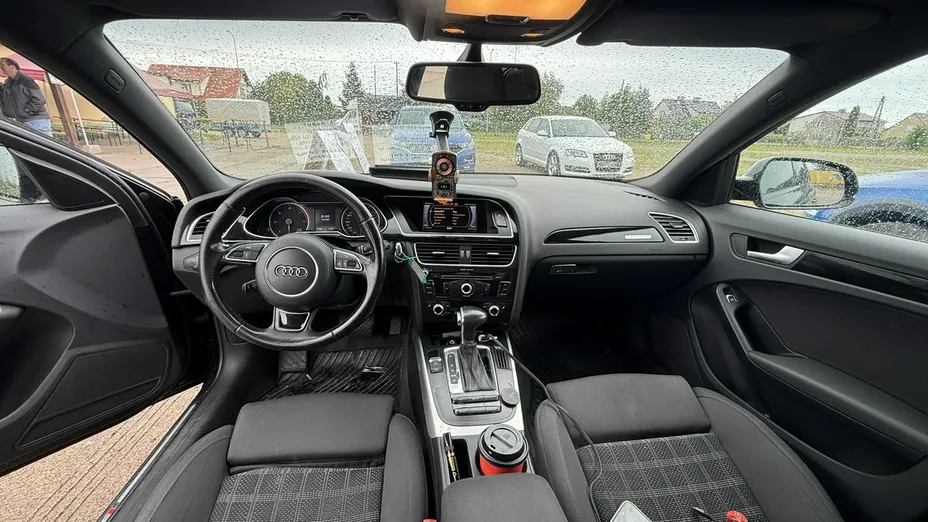AUDI A4 -