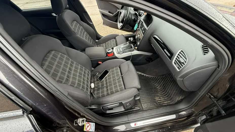 AUDI A4 -