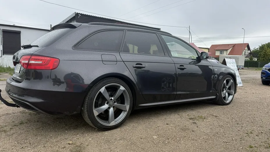 AUDI A4 -