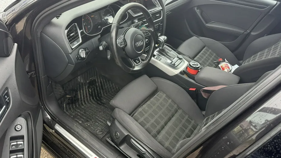 AUDI A4 -