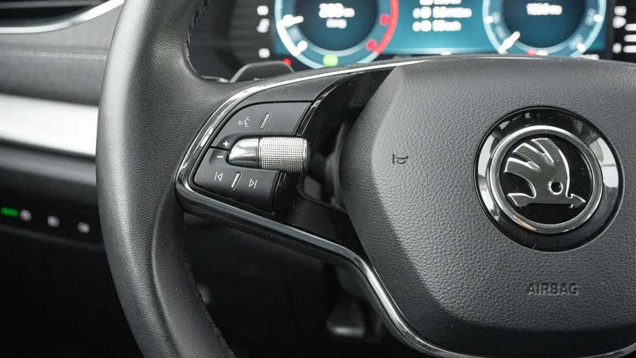 SKODA Octavia -