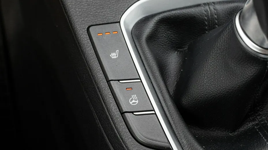 HYUNDAI i30 -