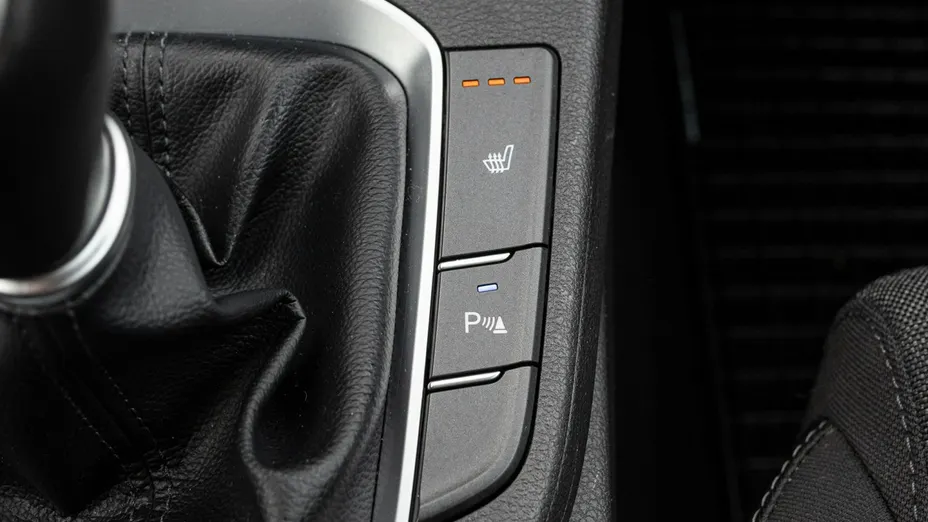 HYUNDAI i30 -