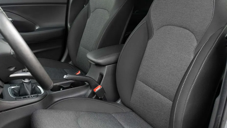HYUNDAI i30 -