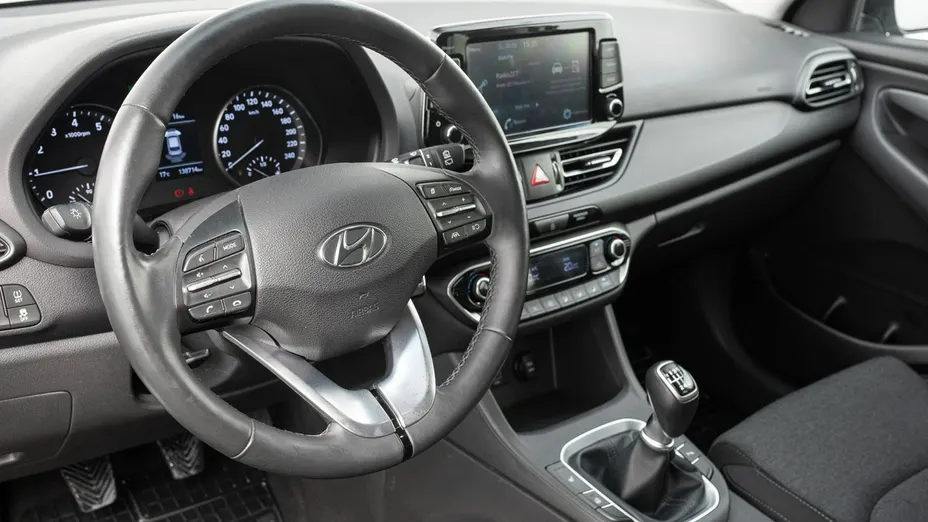 HYUNDAI i30 -