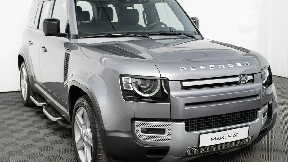 LAND ROVER Defender -