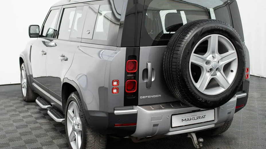 LAND ROVER Defender -