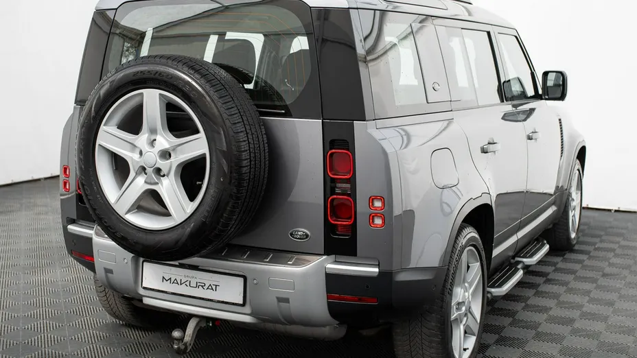 LAND ROVER Defender -