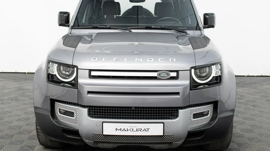 LAND ROVER Defender -
