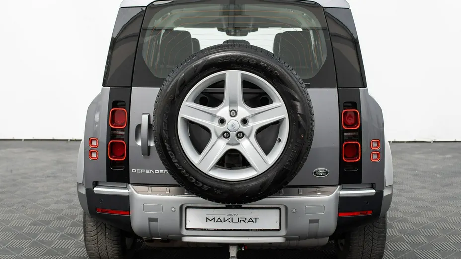 LAND ROVER Defender -