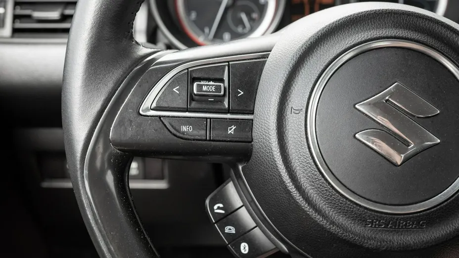 SUZUKI Swift -