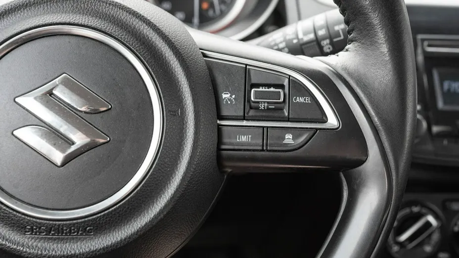 SUZUKI Swift -