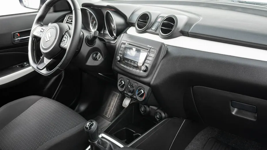 SUZUKI Swift -