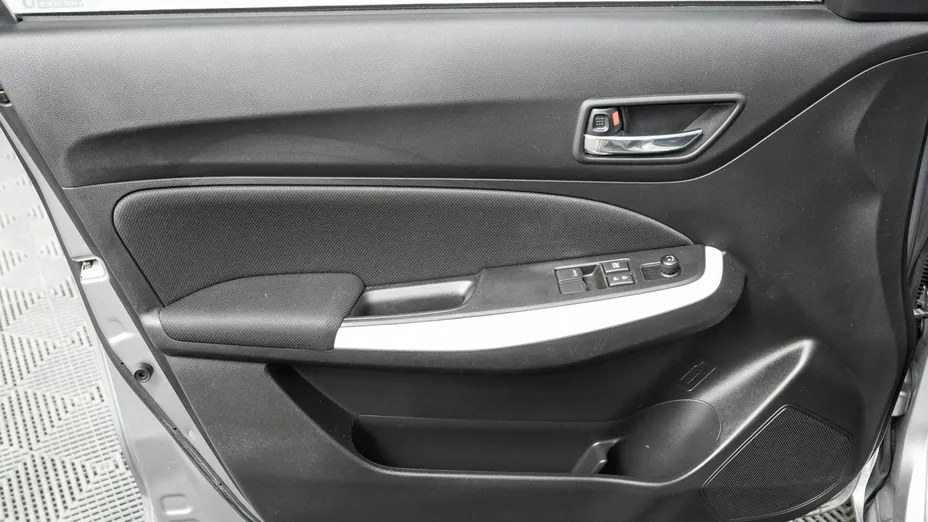 SUZUKI Swift -