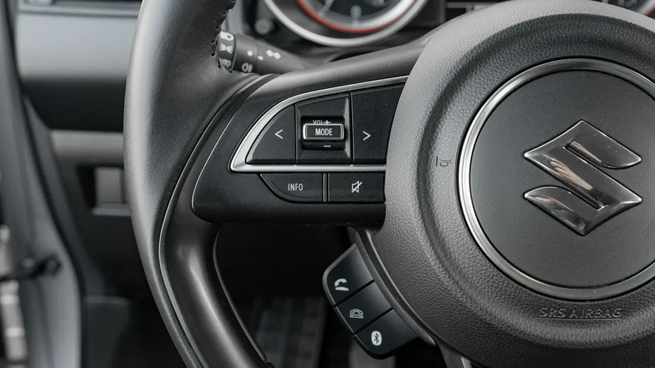 SUZUKI Swift -