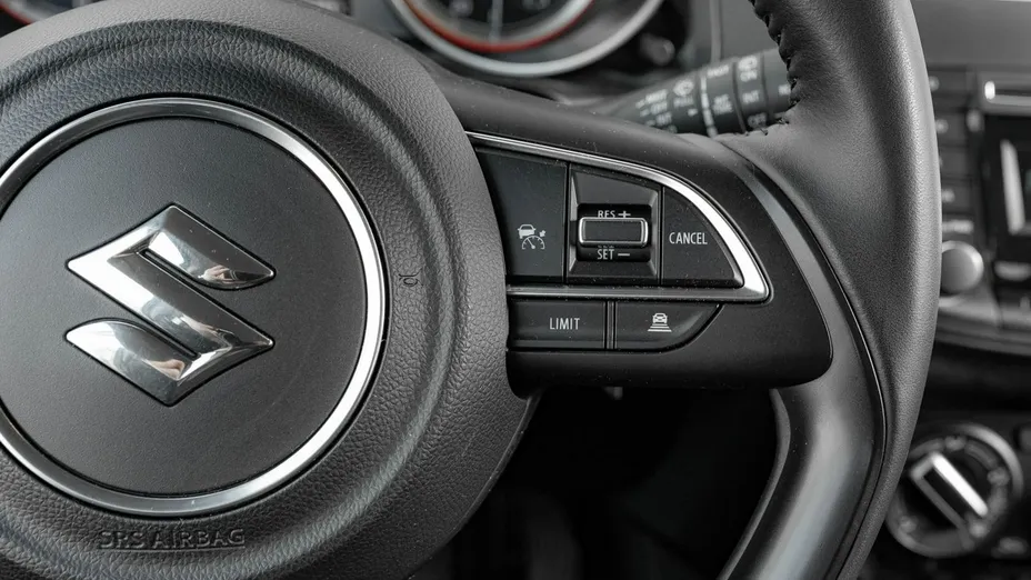 SUZUKI Swift -