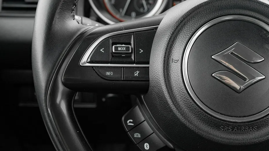 SUZUKI Swift -