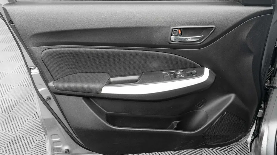 SUZUKI Swift -