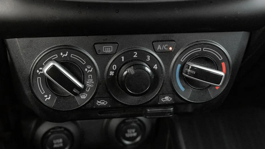 SUZUKI Swift -