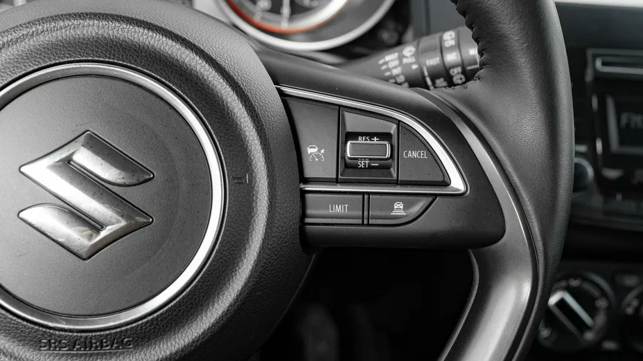 SUZUKI Swift -
