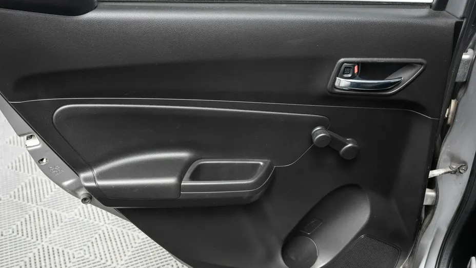 SUZUKI Swift -